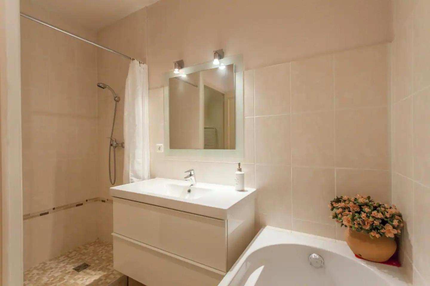 Chambre Privee En Hyper-Centre De Grenoble Extérieur photo